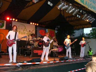 Czerwone Gitary,